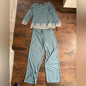 Brand New Natori Shangri-La Luxe Blue Two-Piece Pajama Set with Tags